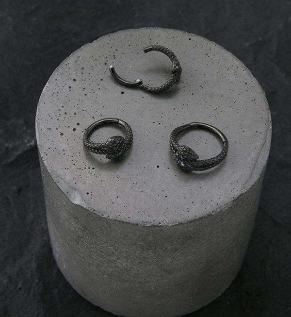 Black PVD Double Head Snake Twist Stainless Steel Hinged Segment Ring Online - Image 2